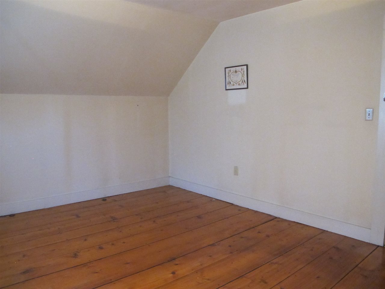 22 Chestnut Street Rochester, NH 03867 - Photo 13 of 25