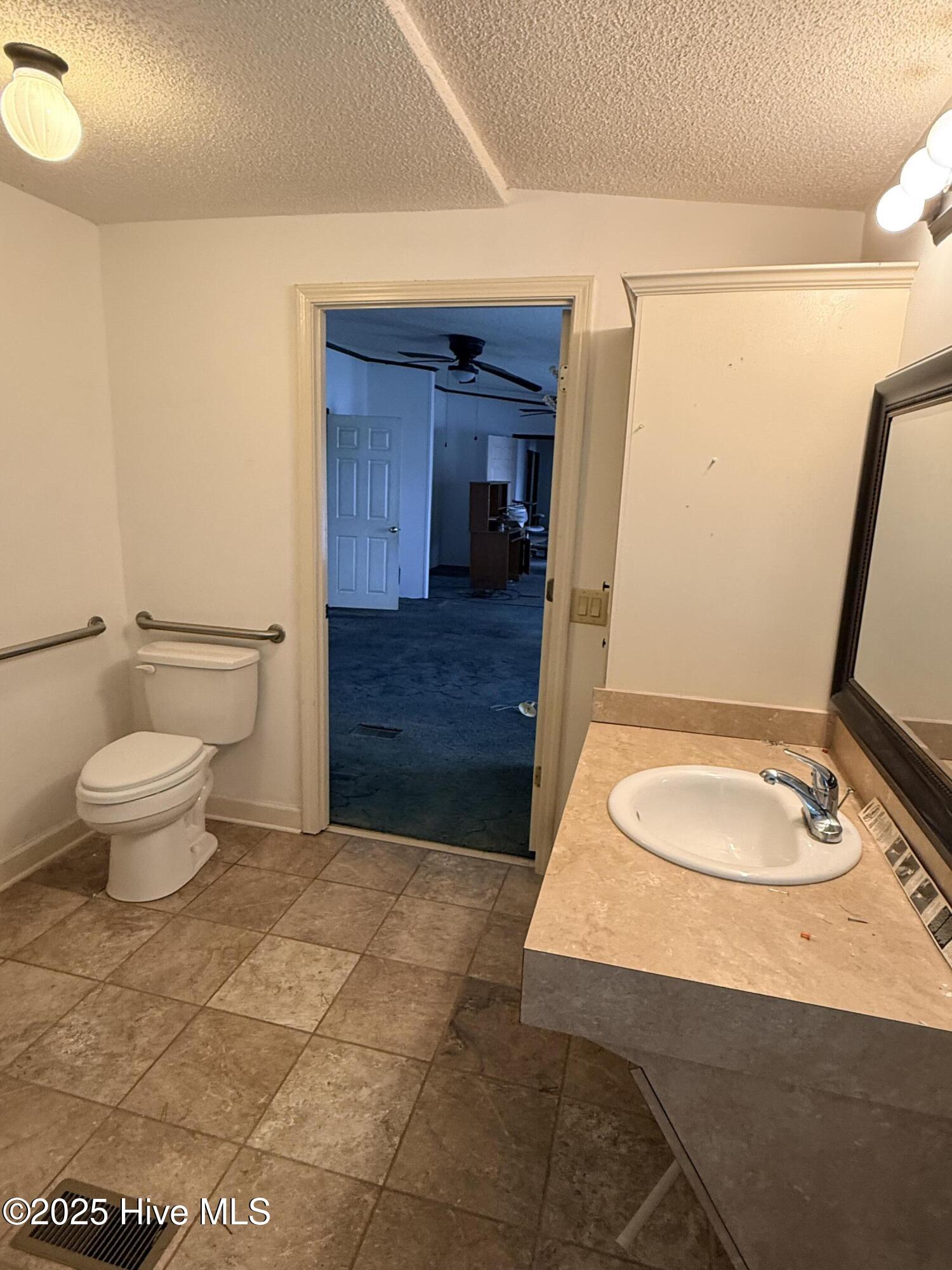 90 Alexander Lane Clinton, NC 28328 - Photo 5 of 18 IMG_1672