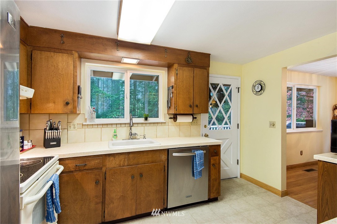 13922 Bandix Road Southeast Olalla, WA 98359 - Photo 11 of 25 Gallery Image 11
