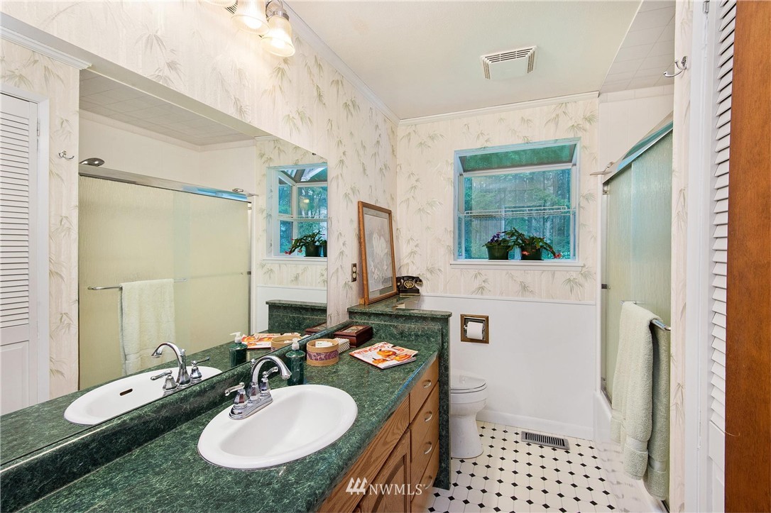13922 Bandix Road Southeast Olalla, WA 98359 - Photo 17 of 25 Gallery Image 17