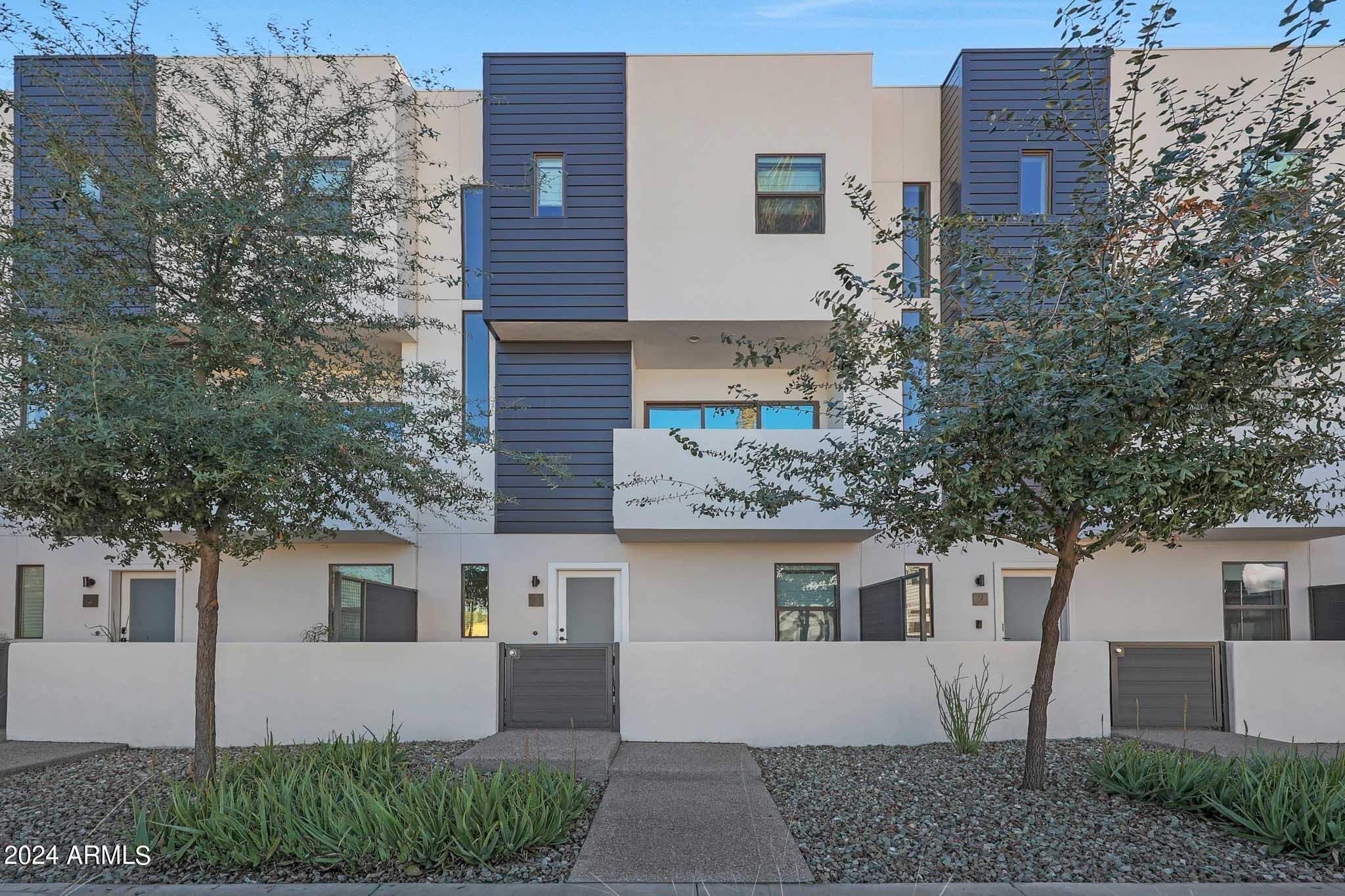 325 East Coronado Road, Unit 3 Phoenix, AZ 85004 - Photo 1 of 31 A (2)