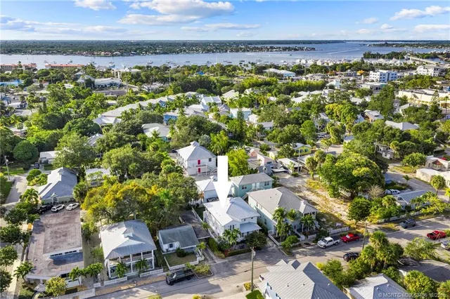 a view of entryway and hall