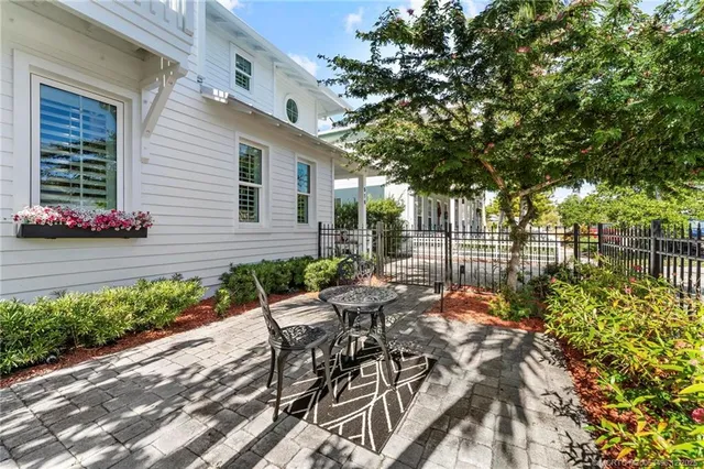 $1,865,000 | 516 Southwest Camden Avenue, Stuart, FL 34994