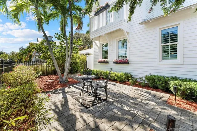 $1,865,000 | 516 Southwest Camden Avenue, Stuart, FL 34994