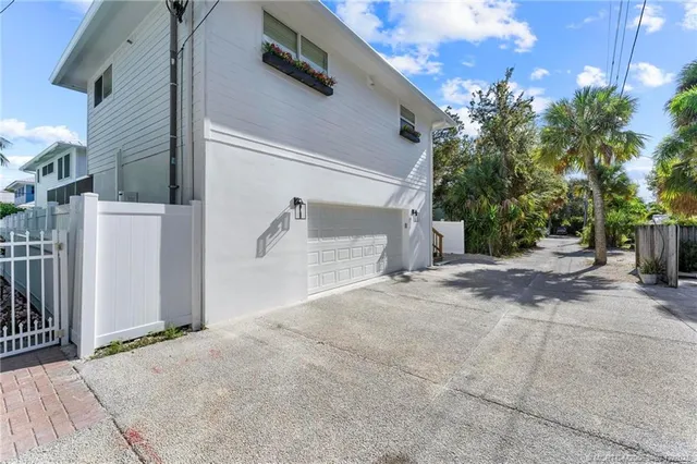 $1,865,000 | 516 Southwest Camden Avenue, Stuart, FL 34994