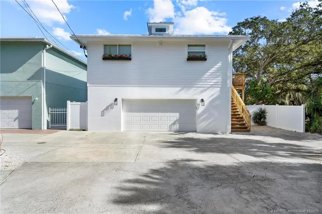 $1,865,000 | 516 Southwest Camden Avenue, Stuart, FL 34994