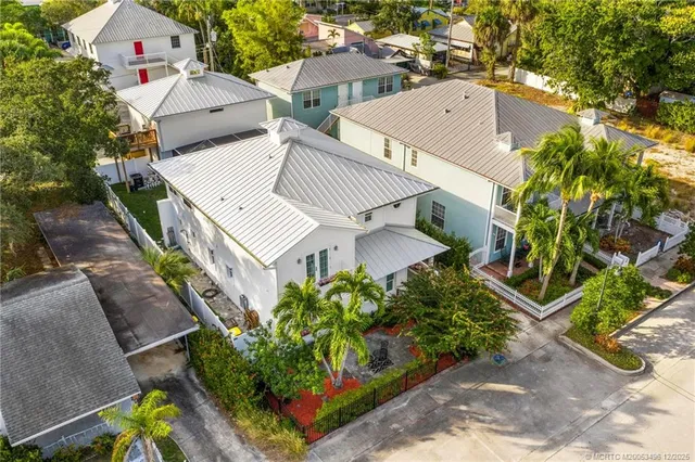 $1,865,000 | 516 Southwest Camden Avenue, Stuart, FL 34994