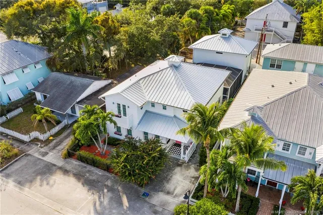 $1,865,000 | 516 Southwest Camden Avenue, Stuart, FL 34994