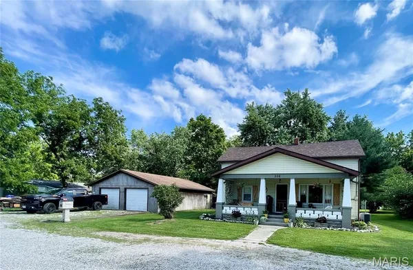 $31,975 | 206 West Illinois Street, Sorento, IL 62086