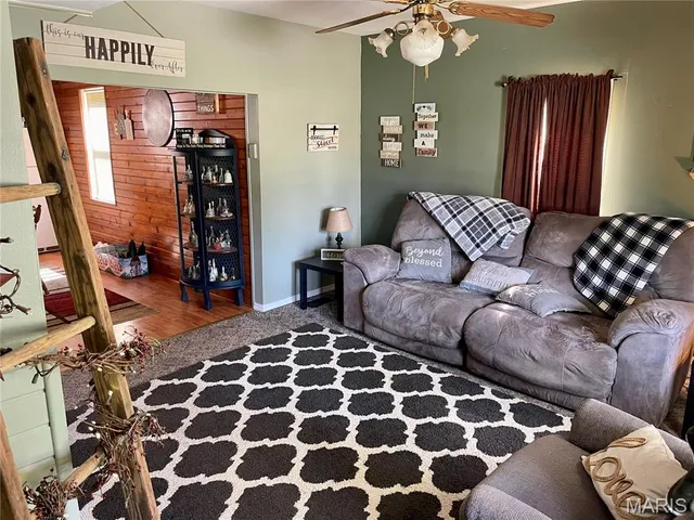 $29,900 | 206 West Illinois Street, Sorento, IL 62086