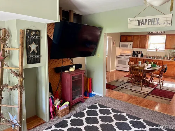 $31,975 | 206 West Illinois Street, Sorento, IL 62086