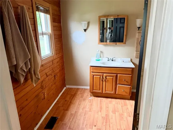 $31,975 | 206 West Illinois Street, Sorento, IL 62086