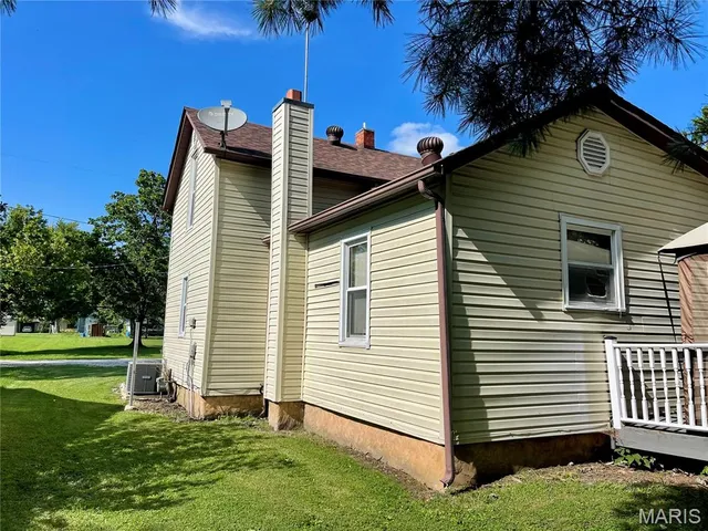 $29,900 | 206 West Illinois Street, Sorento, IL 62086