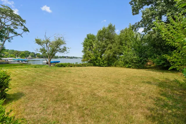 $259,900 | 34906 North Augustana Avenue, Ingleside, IL 60041