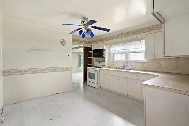 $259,900 | 34906 North Augustana Avenue, Ingleside, IL 60041