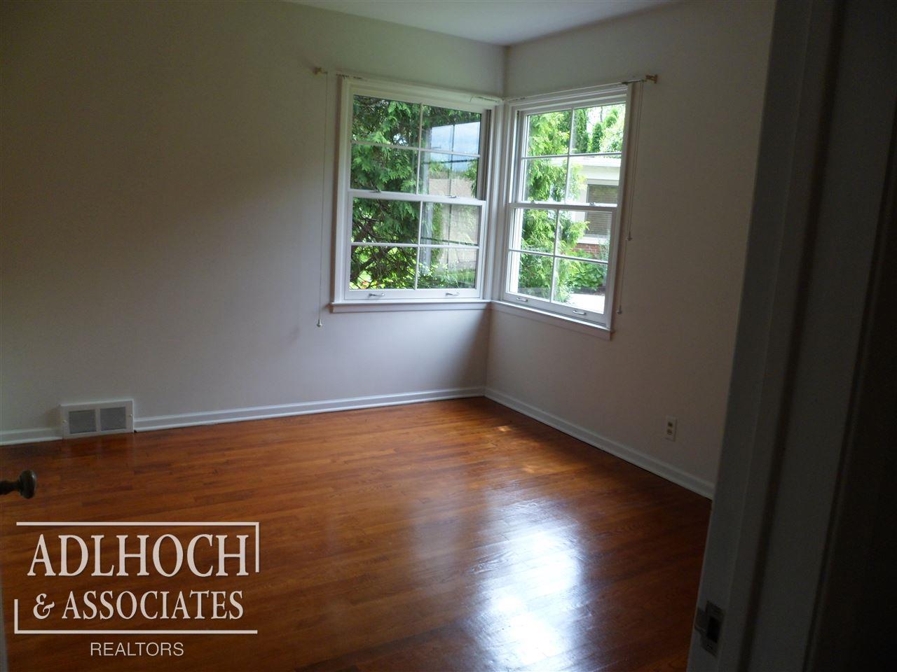 477 Shelbourne Road Grosse Pointe, MI 48236 - Photo 10 of 14