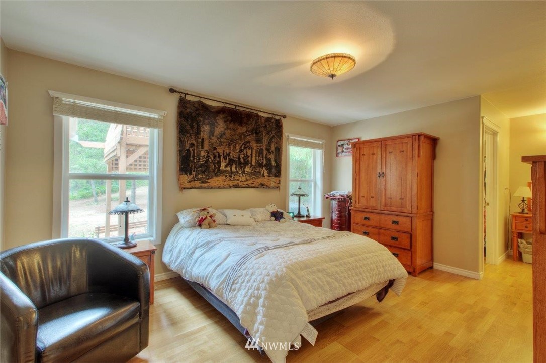 4588 Julian Road Southwest Port Orchard, WA 98367 - Photo 13 of 34 Gallery Image 13