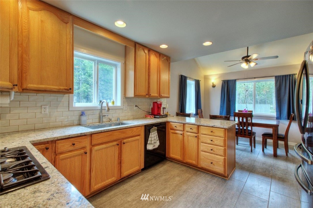 4588 Julian Road Southwest Port Orchard, WA 98367 - Photo 5 of 34 Gallery Image 5