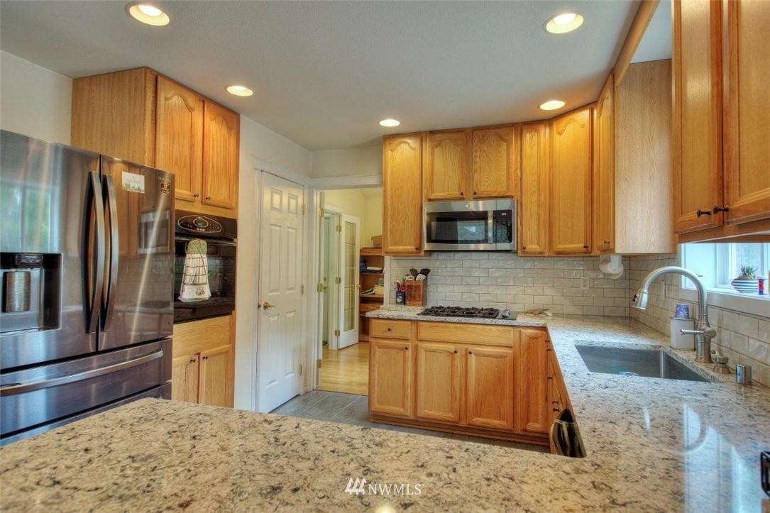 4588 Julian Road Southwest Port Orchard, WA 98367 - Photo 6 of 34 Gallery Image 6