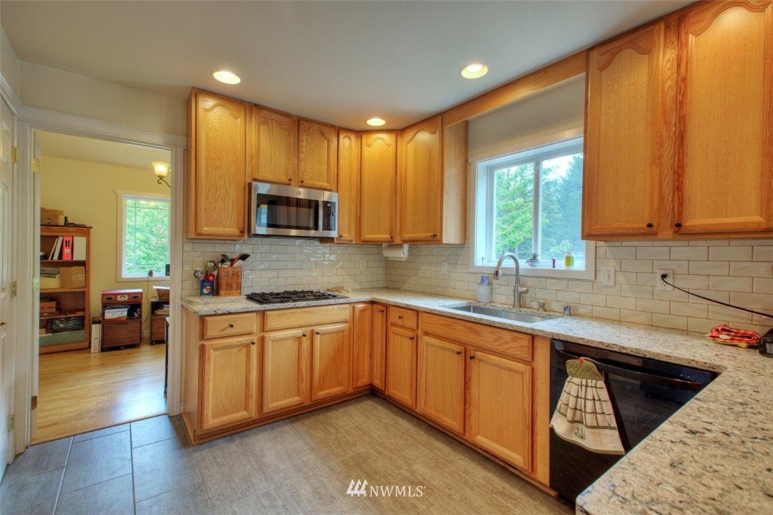 4588 Julian Road Southwest Port Orchard, WA 98367 - Photo 7 of 34 Gallery Image 7