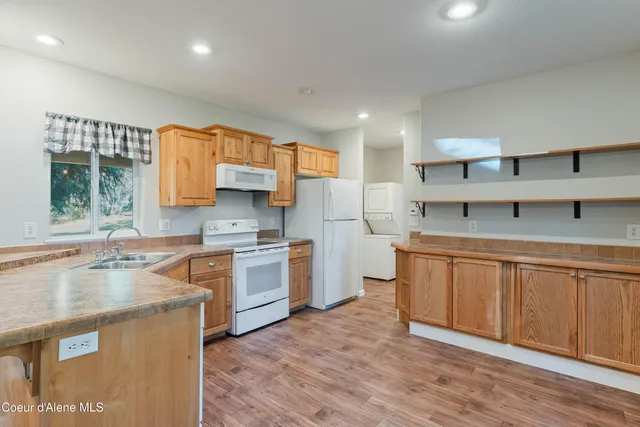 $325,000 | 7562 West Spirit Lake Road, Unit 11, Spirit Lake, ID 83869