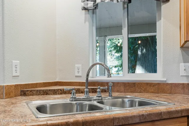 $325,000 | 7562 West Spirit Lake Road, Unit 11, Spirit Lake, ID 83869