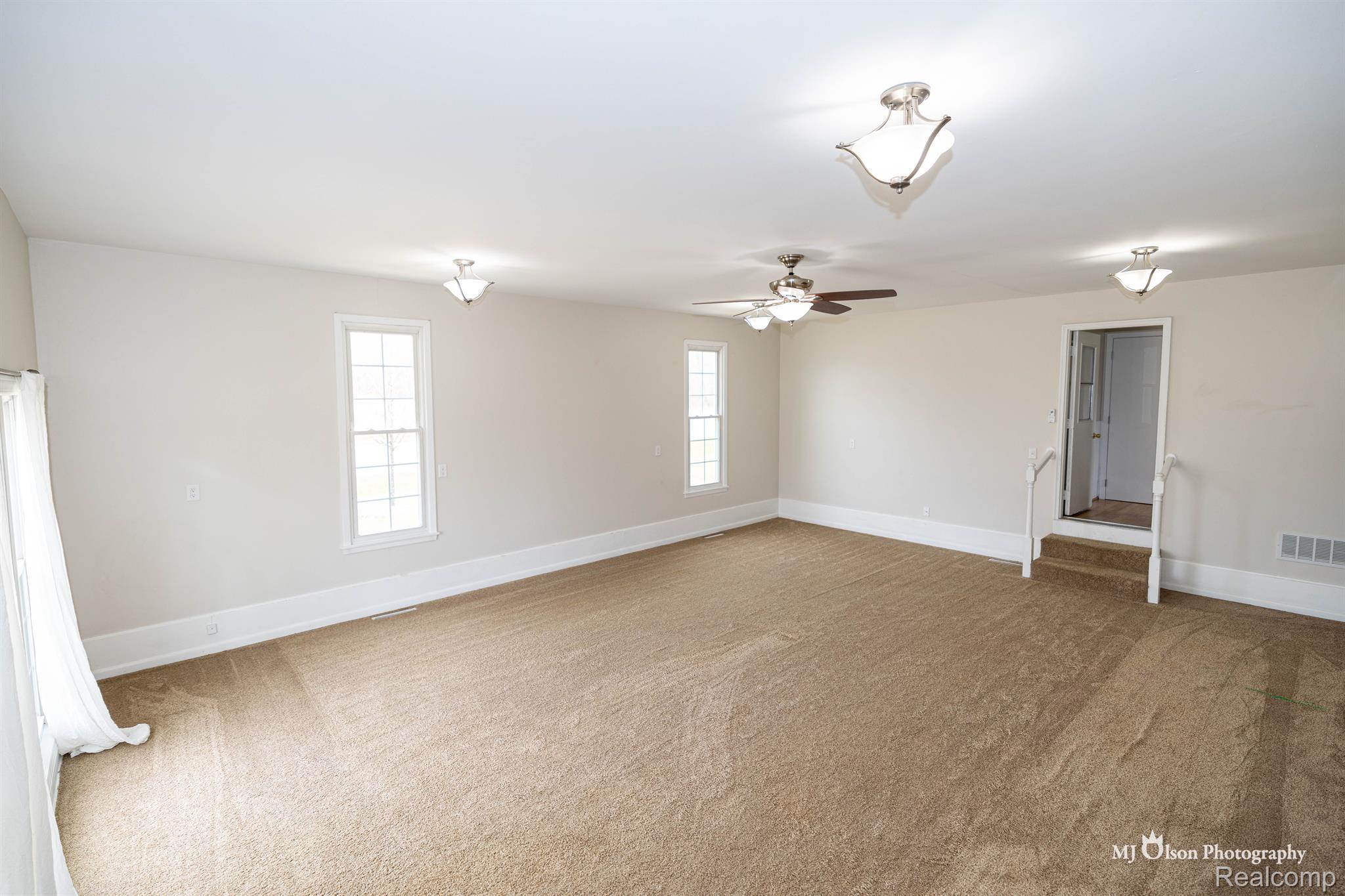 568 Robinson Road Jackson, MI 49203 - Photo 5 of 51 Family Room 4