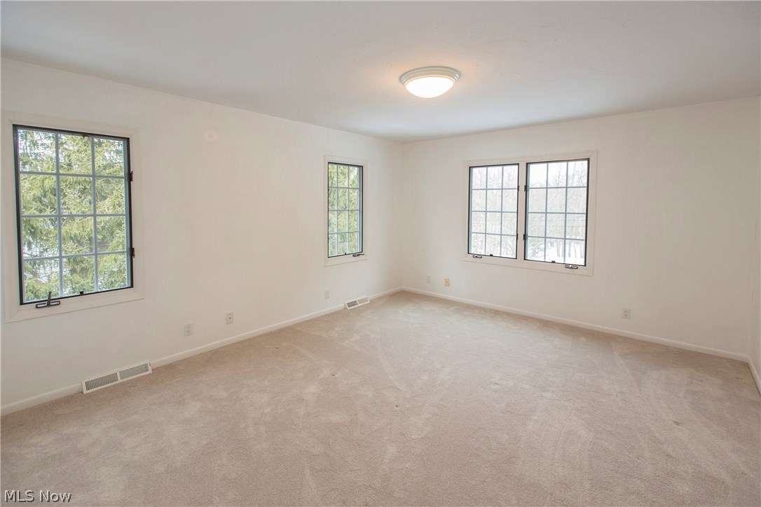 2768 Lander Road Cleveland, OH 44124 - Photo 30 of 35
