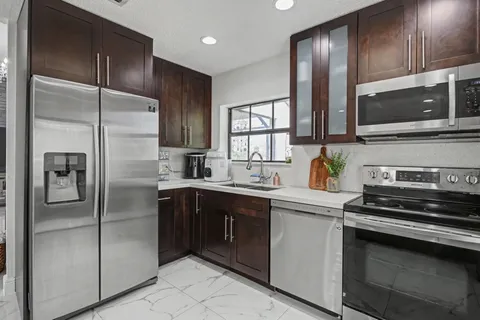 $530,000 | 17 Columbia Court, Deerfield Beach, FL 33442