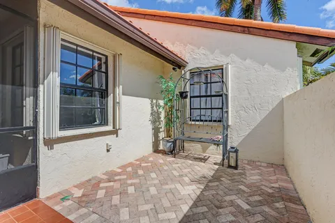 $530,000 | 17 Columbia Court, Deerfield Beach, FL 33442