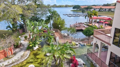 $530,000 | 17 Columbia Court, Deerfield Beach, FL 33442