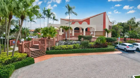 $530,000 | 17 Columbia Court, Deerfield Beach, FL 33442