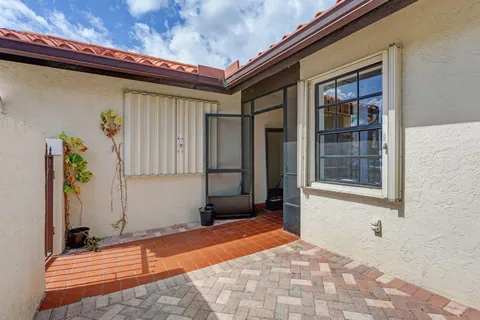 $530,000 | 17 Columbia Court, Deerfield Beach, FL 33442