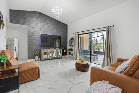 $530,000 | 17 Columbia Court, Deerfield Beach, FL 33442