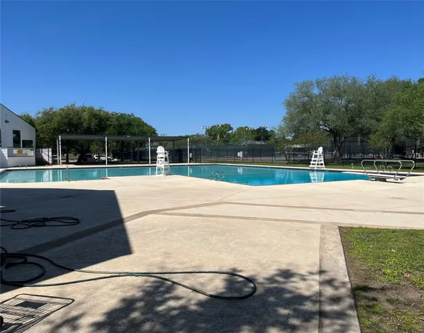 $1,950 | 11302 Meadowchase Drive, Houston, TX 77065