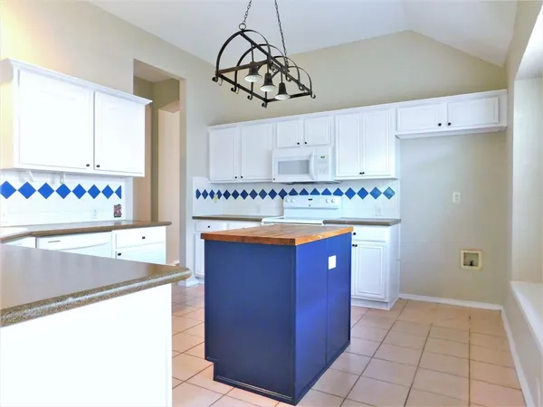 $2,250 | 1664 Big Bend Drive, Lewisville, TX 75077