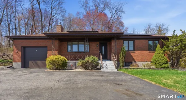 $379,900 | 45 Nooks Hill Road, Cromwell, CT 06416