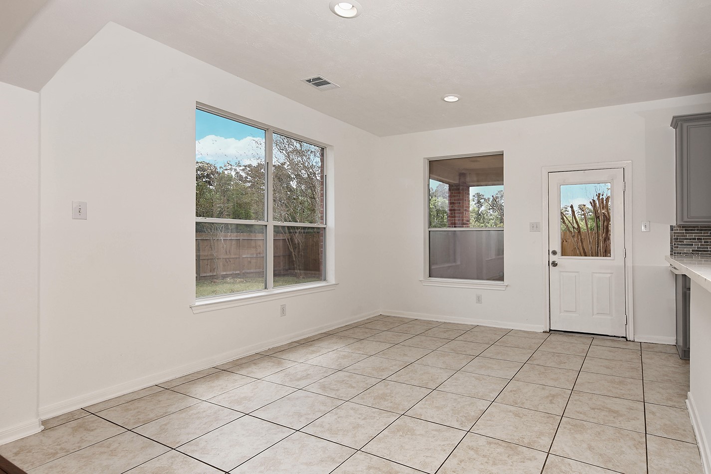 46 South April Mist Circle Conroe, TX 77385 - Photo 12 of 30