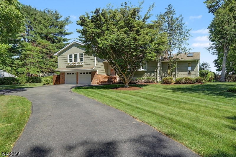 28 Lyonsville Road Boonton, NJ 07005 - Photo 2 of 47