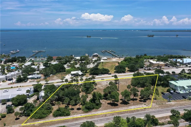 $1,300,000 | 1531 Highway 1, Sebastian, FL 32958