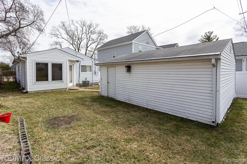 2829 Kenmore Road Berkley, MI 48072 - Photo 14 of 19 Gallery Image 14