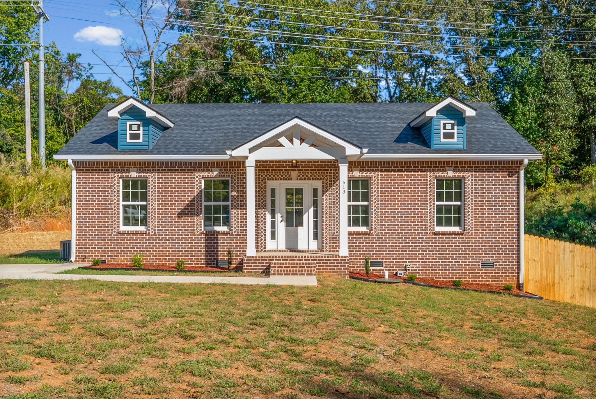 613 Hill Road Clarksville, TN 37040 - Photo 1 of 28 Gallery Image 1