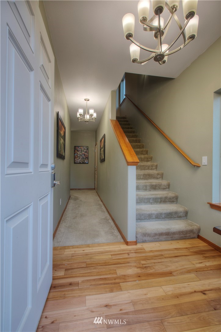 18943 117 Lane Southeast Renton, WA 98058 - Photo 2 of 21 Gallery Image 2