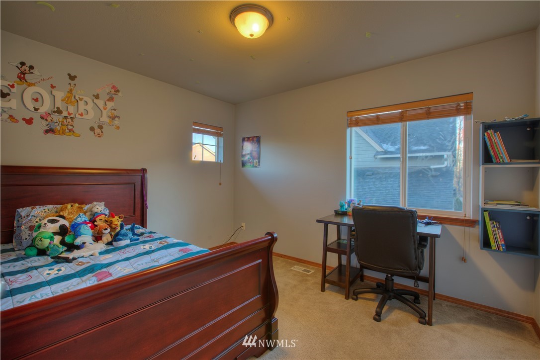 18943 117 Lane Southeast Renton, WA 98058 - Photo 13 of 21 Gallery Image 13