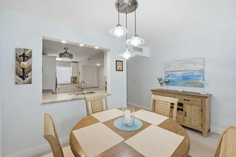 $209,500 | 3138 Via Poinciana, Unit 306, Lake Worth, FL 33467