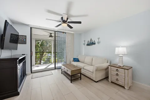 $209,500 | 3138 Via Poinciana, Unit 306, Lake Worth, FL 33467