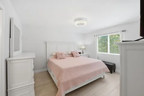 $209,500 | 3138 Via Poinciana, Unit 306, Lake Worth, FL 33467