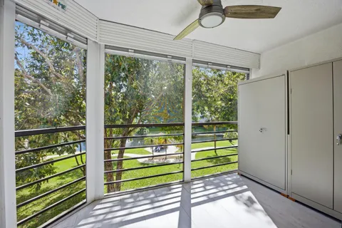 $209,500 | 3138 Via Poinciana, Unit 306, Lake Worth, FL 33467