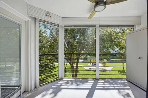 $209,500 | 3138 Via Poinciana, Unit 306, Lake Worth, FL 33467