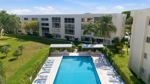 $209,500 | 3138 Via Poinciana, Unit 306, Lake Worth, FL 33467